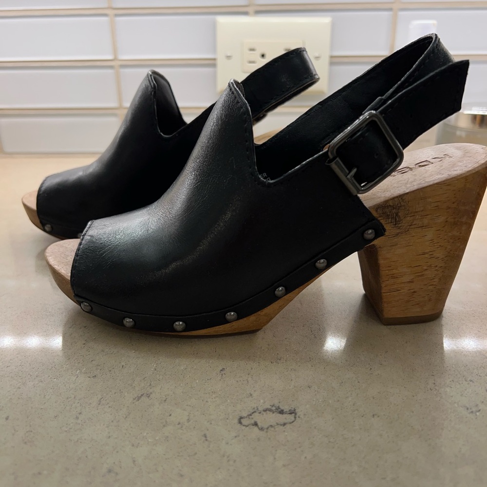 Woman’s Kdb Clog Heel Size 6 Excellent Condition - image 1